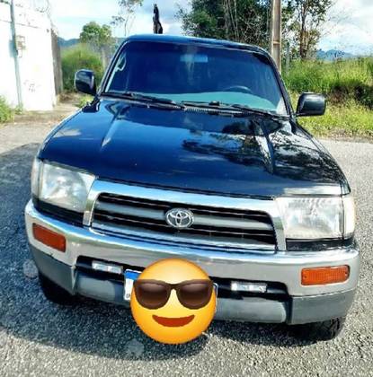 TOYOTA HILUX SW4 3.0 4X4 8V TURBO DIESEL 4P MANUAL
